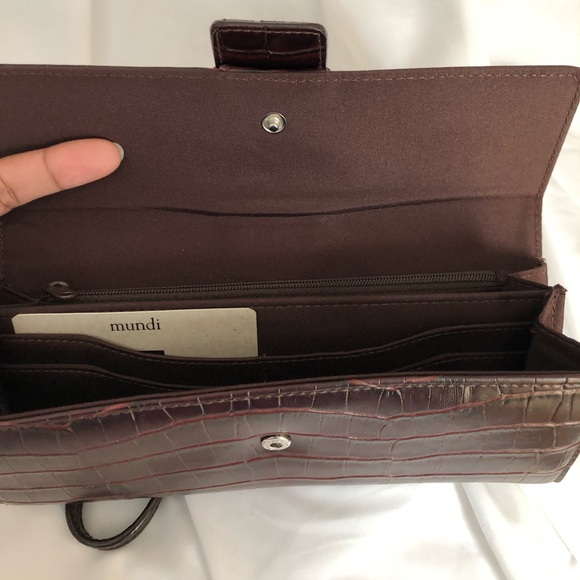 MUNDI Wide Buckle Clutch Wristlet || Burgundy - Picture 8 of 10